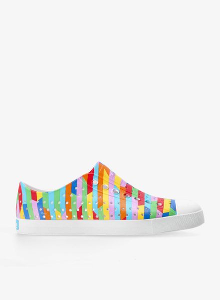 Buty lifestyle Native Jefferson Sugarlite Print. Białe trekkingi NATIVE SHOES, z gumy, trekkingowe. Za 249.99 zł.