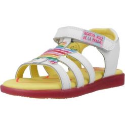 Sandały AGATHA RUIZ DE LA PRADA 242965A Biały. Białe sandały Agatha Ruiz de la Prada, bez wzorów, ze skóry, bez obcasa, bez zapięcia. Za 261.51 zł.