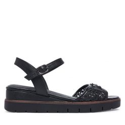 Sandały Tamaris. Czarne sandały Tamaris, bez wzorów, bez obcasa, na koturnie, bez zapięcia. Za 329.99 zł.