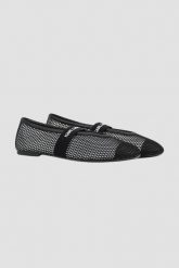 KARL LAGERFELD Czarne damskie baleriny KARO. Czarne baleriny KARL LAGERFELD, bez wzorów, bez obcasa. W wyprzedaży za 459.99 zł.