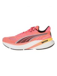 Puma Buty "Magnify NITRO 2" w kolorze czerwonym do biegania rozmiar: 37. Czerwone obuwie sportowe Puma, z gumy, bez zapięcia, do biegania. Za 281.76 zł.