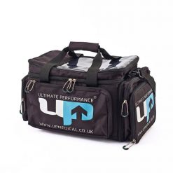 Torba medyczna dla fizjoterapeuty Ultimate Performance. Czarne torby na ramię ULTIMATE PERFORMANCE, bez wzorów, z materiału, biznesowe, na ramię, bez dodatków. Za 340.00 zł.