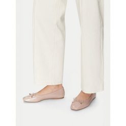 Baleriny JENNY. Czerwone baleriny Jenny, bez wzorów, bez obcasa. Za 79.99 zł.