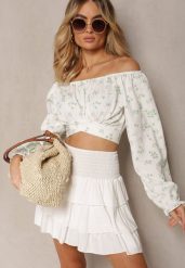 Biało-Zielona Boho Bluzka z Bufiastymi Rękawami Wiązana na Dole w Kwiaty Darinafa. Białe bluzki Renee, bez wzorów, boho, bez kołnierzyka, bez ramiączek. W wyprzedaży za 52.49 zł.
