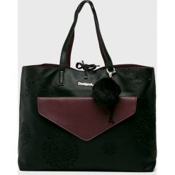 Desigual - Torebka dwustronna. Czarne torby na ramię Desigual, bez wzorów, z materiału, casualowe, na ramię, duże, bez dodatków. W wyprzedaży za 219.90 zł.