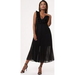 Czarna Sukienka Consort. Czarne sukienki Born2be, l, z aplikacjami, eleganckie, bez kołnierzyka, bez ramiączek, midi, plisowane. Za 149.99 zł.