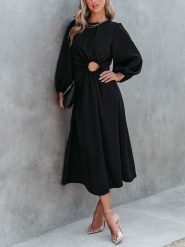 Milan Kiss Sukienka w kolorze czarnym rozmiar: M. Czarne sukienki Milan Kiss, m, bez wzorów, bez kołnierzyka, bez ramiączek, maxi, rozkloszowane. Za 180.06 zł.