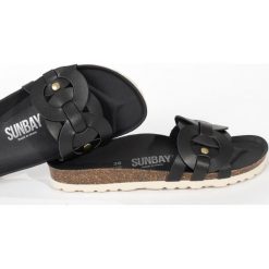Sunbay Skórzane klapki "Lazuli" w kolorze czarnym rozmiar: 37. Czarne klapki Sunbay, bez wzorów, ze skóry, z otwartym noskiem, bez obcasa. Za 139.95 zł.