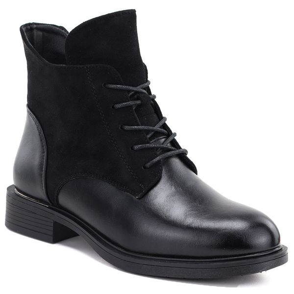 Botki damskie ocieplane czarne eVento 26BT02-590. Czarne botki eVento, bez wzorów, ze skóry ekologicznej, bez obcasa, bez zapięcia. Za 149.99 zł.