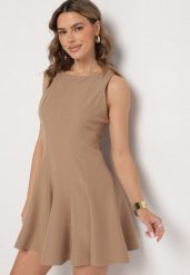Brązowa Rozkloszowana Sukienka Ozdobiona Przeszyciami Evinini. Brązowe sukienki Born2be, m, bez wzorów, eleganckie, bez kołnierzyka, bez ramiączek, mini, rozkloszowane. Za 84.99 zł.