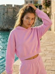 Bluza hoodie soft touch - różowy. Czerwone bluzy Sinsay, l, bez wzorów, bez kaptura. Za 49.99 zł.
