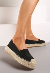Czarne Casualowe Espadryle na Grubej Podeszwie Ozdobionej Plecionką Honorelle. Czarne espadryle Renee, bez wzorów, z jeansu, bez obcasa, bez zapięcia. Za 49.99 zł.