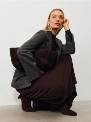 Żakiet loose fit z kieszeniami - wielobarwny. Marynarki i żakiety Sinsay, l, bez wzorów. Za 79.99 zł.