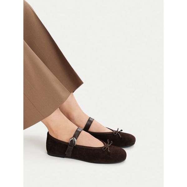 Baleriny GINO ROSSI. Brązowe baleriny Gino Rossi, bez wzorów, bez obcasa. Za 229.99 zł.
