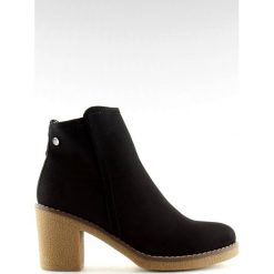 Botki na obcasie czarne 7B670 Black. Czarne botki ButyModne, na jesień, bez wzorów, z futra, bez obcasa, na obcasie, bez zapięcia. W wyprzedaży za 99.00 zł.