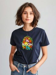 WOOOP Koszulka "In bloom" w kolorze granatowym rozmiar: S. Niebieskie bluzki Wooop, s, bez wzorów, z bawełny, bez kołnierzyka, bez ramiączek. Za 79.03 zł.