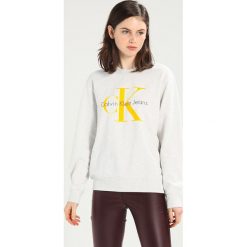 Calvin Klein Jeans HONORA TRUE ICON Bluza white heather. Szare bluzy sportowe Calvin Klein Jeans, xl, z bawełny. W wyprzedaży za 381.65 zł.