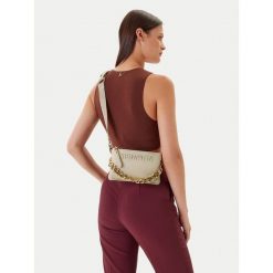 Torebka Steve Madden. Białe torebki klasyczne Steve Madden, bez wzorów, bez dodatków. Za 341.99 zł.