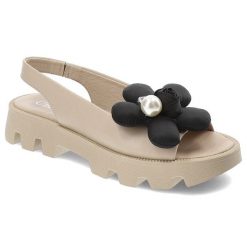 Beżowe Sandały Chebello Modne Obuwie Damskie Z Kwiatkiem. Brązowe sandały CheBello, bez wzorów, z materiału, eleganckie, bez obcasa, bez zapięcia. Za 349.00 zł.