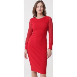Czerwona Sukienka Chiquita. Czerwone sukienki Born2be, l, bez wzorów, bez kołnierzyka, bez ramiączek, midi. Za 69.99 zł.