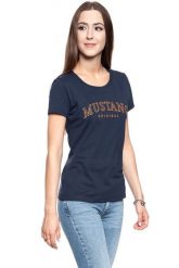 MUSTANG T SHIRT DAMSKI Alexia C Print DARK SAPPHIRE 1008380 4136. Niebieskie t-shirty Mustang, s, bez wzorów, bez kołnierzyka, bez ramiączek. Za 69.99 zł.