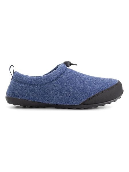 TRAVELIN' Kapcie "Back2Home" w kolorze niebieskim rozmiar: 37. Niebieskie obuwie domowe Travelin', bez wzorów, z materiału, bez zapięcia. Za 177.94 zł.