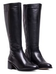 ELODIE Skórzane kozaki w kolorze czarnym rozmiar: 39. Czarne kozaki ELODIE, na zimę, bez obcasa, bez zapięcia. Za 297.05 zł.