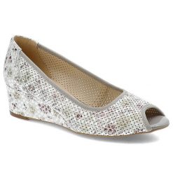 Białe Czółenka Gamis Damskie Buty Eleganckie. Białe czółenka Gamis, bez wzorów, ze skóry, bez obcasa, na koturnie, bez zapięcia. Za 199.00 zł.
