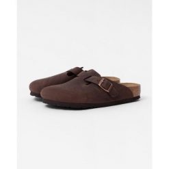 Klapki unisex Birkenstock Boston BS S. Czarne klapki Birkenstock, z aplikacjami, z jeansu, bez obcasa. Za 809.99 zł.