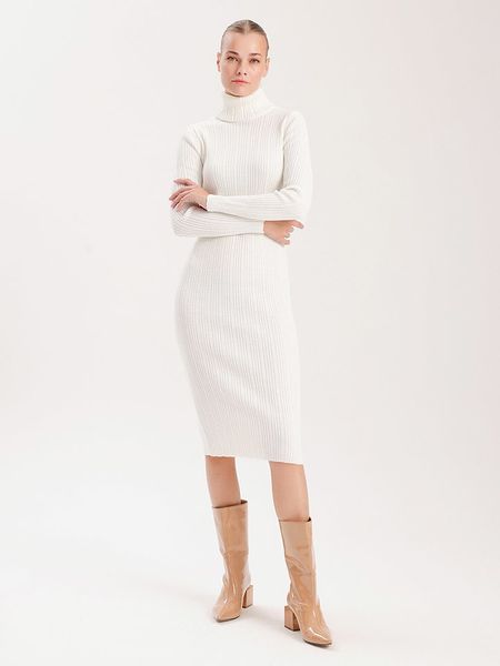 BGN Sukienka dzianinowa w kolorze kremowym rozmiar: 40. Brązowe sukienki BGN, na imprezę, bez wzorów, z dzianiny, bez kołnierzyka, bez ramiączek, midi. Za 100.75 zł.