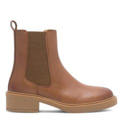Botki Sergio Bardi. Brązowe botki Sergio Bardi, bez wzorów, bez obcasa, na płaskiej podeszwie, bez zapięcia. Za 279.99 zł.