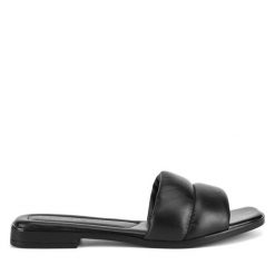 Klapki Lasocki. Czarne klapki Lasocki, bez wzorów, bez obcasa. Za 89.99 zł.