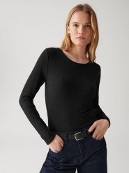 OPUS Koszulka w kolorze czarnym rozmiar: 42. Czarne bluzki Opus, bez wzorów, prążkowane, bez kołnierzyka, bez ramiączek. Za 95.99 zł.