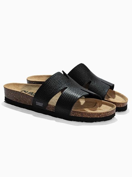 Sunbay Klapki "Jeel" w kolorze czarnym rozmiar: 40. Czarne klapki Sunbay, bez wzorów, z otwartym noskiem, bez obcasa. Za 127.95 zł.