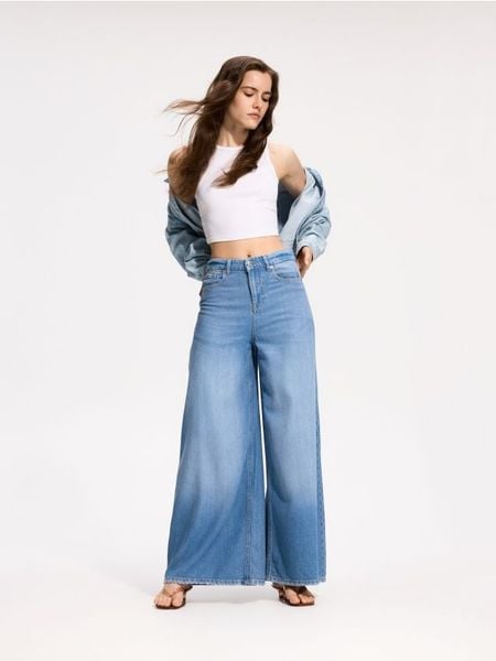 Jeansy wide leg - niebieski. Niebieskie jeansy Reserved, bez wzorów. Za 149.99 zł.