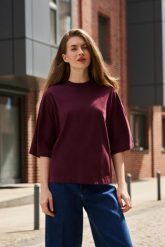 T-shirt oversize burgundowy. Czerwone t-shirty MOODO, s, bez wzorów, z bawełny, bez kołnierzyka, bez ramiączek. Za 54.99 zł.