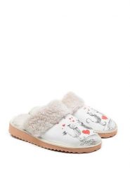 Goby Kapcie w kolorze białym ze wzorem rozmiar: 39. Białe obuwie domowe Goby, bez wzorów, z materiału, z okrągłym noskiem, bez zapięcia. Za 130.99 zł.