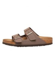 Birkenstock Klapki "Arizona" w kolorze jasnobrązowym rozmiar: 38. Brązowe klapki Birkenstock, bez wzorów, z otwartym noskiem, bez obcasa. Za 368.96 zł.