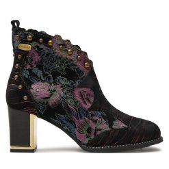 Botki Laura Vita. Czerwone botki Laura Vita, bez wzorów, bez obcasa, na słupku, bez zapięcia. Za 639.99 zł.
