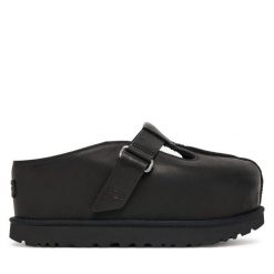 Klapki Ugg. Czarne klapki UGG, bez wzorów, bez obcasa. Za 749.99 zł.