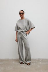 Spodnie z dzianiny strukturalnej w kolorze COOL GREY - TIDAL-XS/S. Szare szorty Marsala, bez wzorów, z bawełny. Za 269.90 zł.