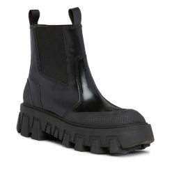 Sztyblety Tommy Jeans. Czarne botki Tommy Jeans, bez wzorów, z jeansu, bez obcasa, na płaskiej podeszwie, bez zapięcia. Za 849.99 zł.