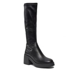 Kozaki Tamaris. Czarne kozaki Tamaris, bez obcasa, na słupku, bez zapięcia. Za 499.99 zł.