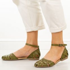 Khaki skórzane sandały damskie Porronet 3100. Brązowe sandały Porronet, bez wzorów, z jeansu, casualowe, bez obcasa, na płaskiej podeszwie, bez zapięcia. Za 299.00 zł.