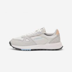 Buty sportowe damskie Decathlon RR70. Białe obuwie sportowe DECATHLON, z gumy, bez zapięcia, trekkingowe. Za 179.99 zł.