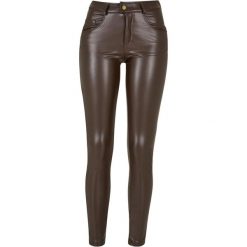 Spodnie Damskie Skóra Syntetyczna Ze Średnim Stanem. Brązowe spodnie dresowe Urban Classics, bez wzorów, ze skóry. Za 211.99 zł.