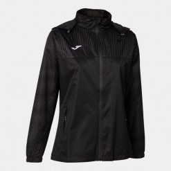 Kurtka do piłki nożnej damska Joma Montreal przeciwdeszczowa. Czarne kurtki sportowe Joma, s, bez wzorów, bez kaptura, do piłki nożnej. Za 129.99 zł.