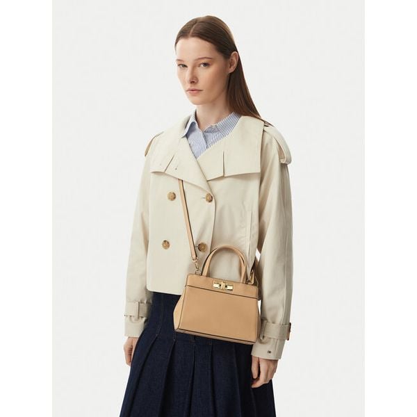 Torebka Tommy Hilfiger. Brązowe torebki klasyczne TOMMY HILFIGER, bez wzorów, bez dodatków. Za 569.99 zł.