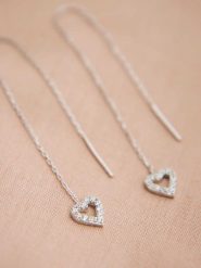 Lodie Silver Srebrne kolczyki z cyrkoniami rozmiar: onesize. Szare kolczyki Lodie Silver, z cyrkonią, srebrne, z zapięciem typu bigiel. Za 70.45 zł.