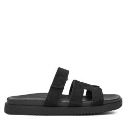 Klapki DeeZee. Czarne klapki DeeZee, bez wzorów, bez obcasa. Za 159.99 zł.